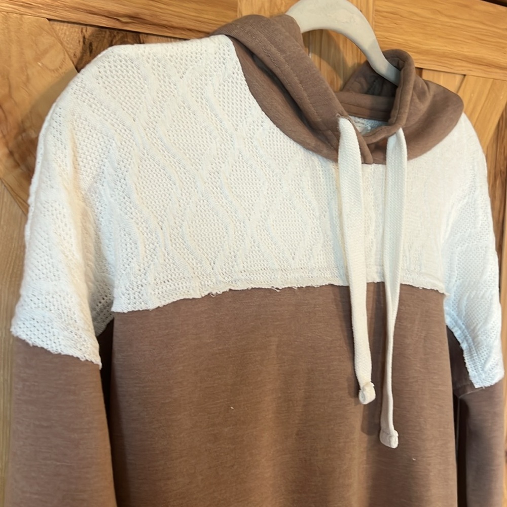 MOVING SALEšMauriceās hoodie - Picture 2 of 9